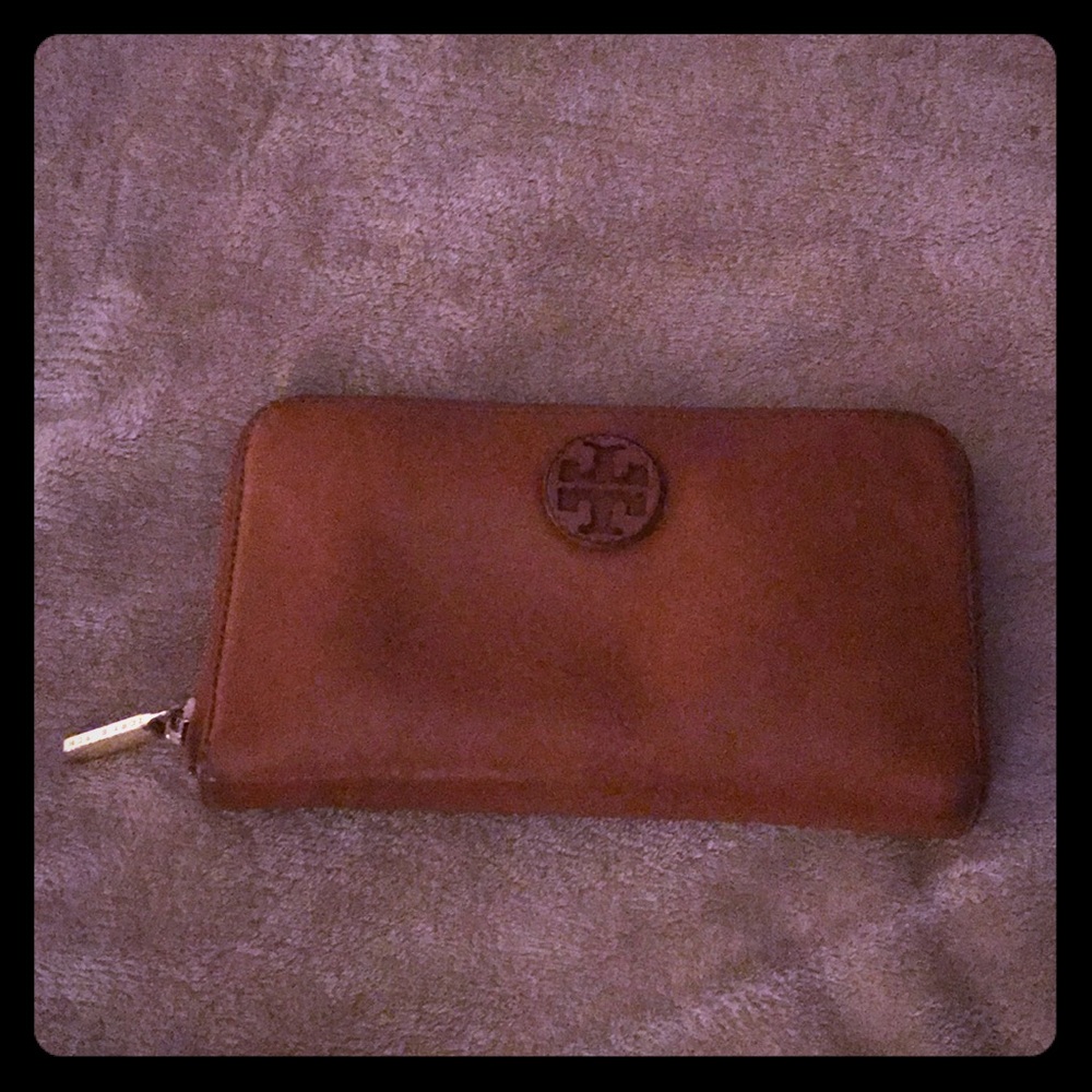 Tory Burch Leather Tan Long ZIP Wallet